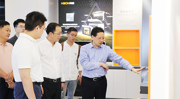 省服務(wù)中心婁萬總主任、嵊州市副市長(zhǎng)史向俊一行蒞臨浙江科恩電器考察調(diào)研